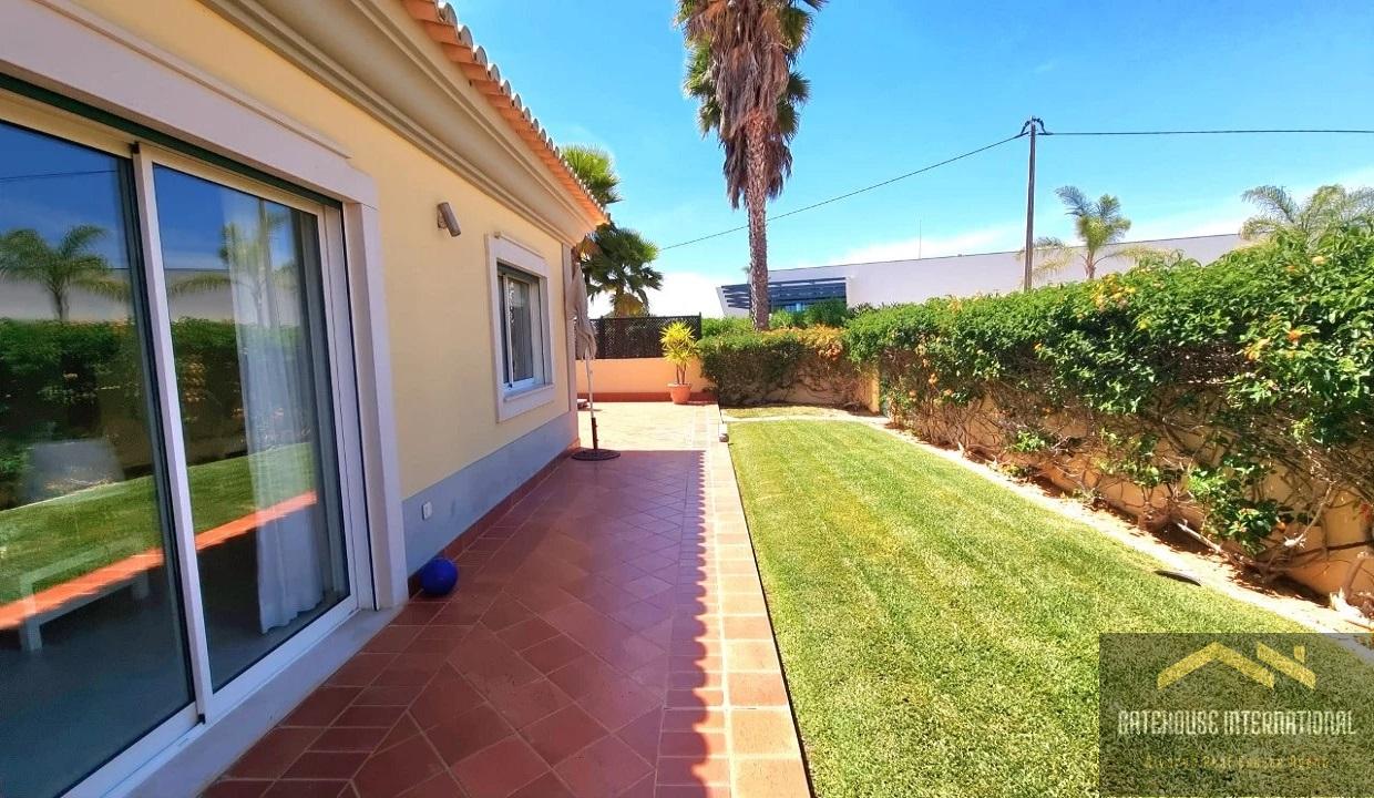 3 Bed Linked Villa With Garden & Pool In Almancil Algarve 32
