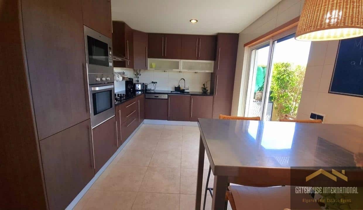 3 Bed Linked Villa With Garden & Pool In Almancil Algarve 54