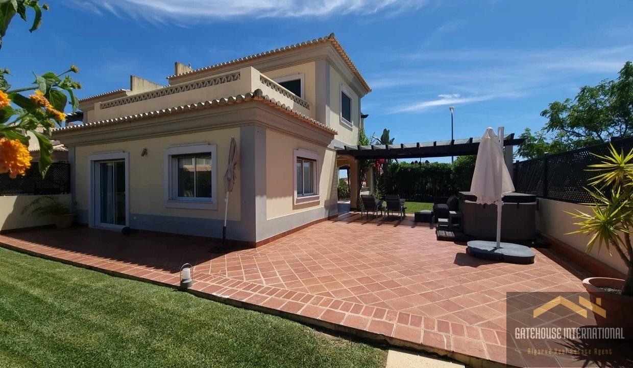 3 Bed Linked Villa With Garden & Pool In Almancil Algarve 87