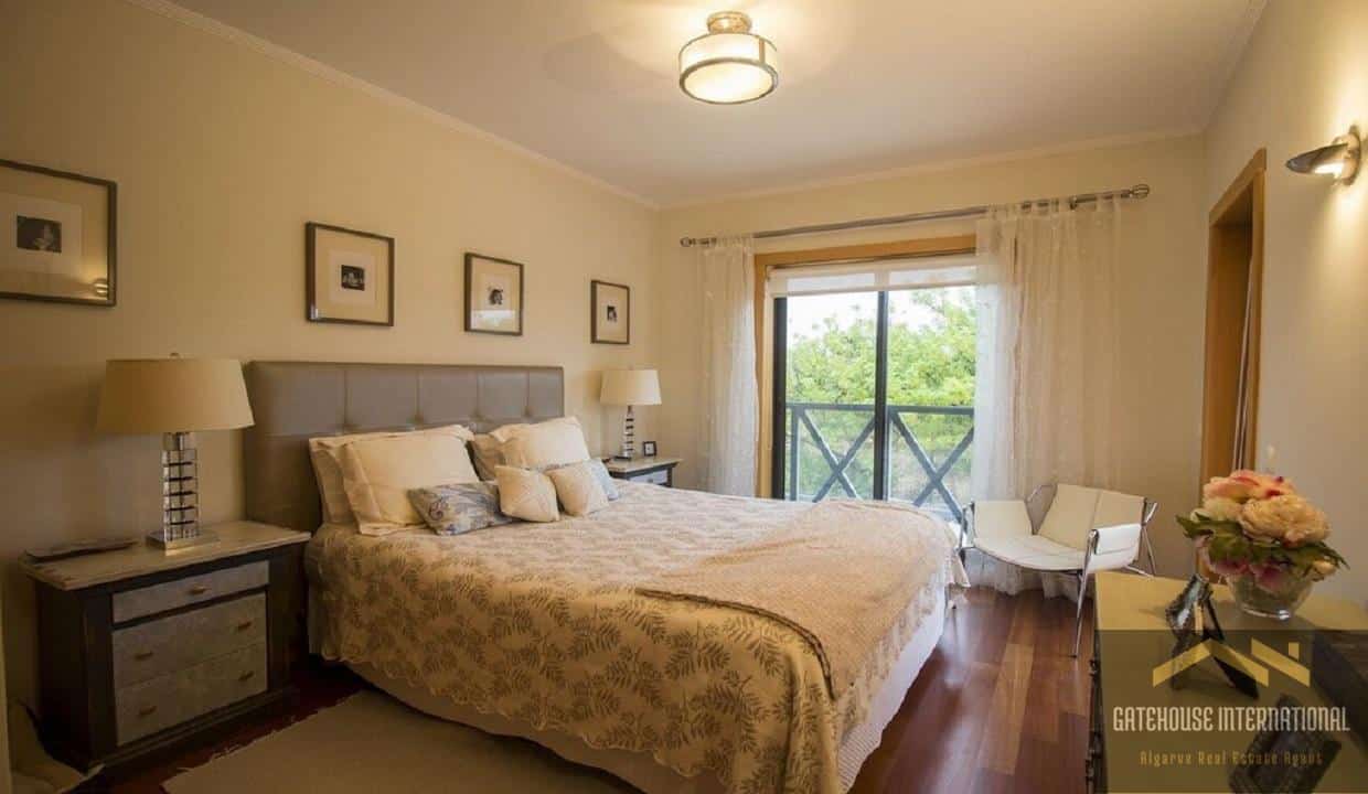 4 Bed Villa In Albufeira Algrave 87