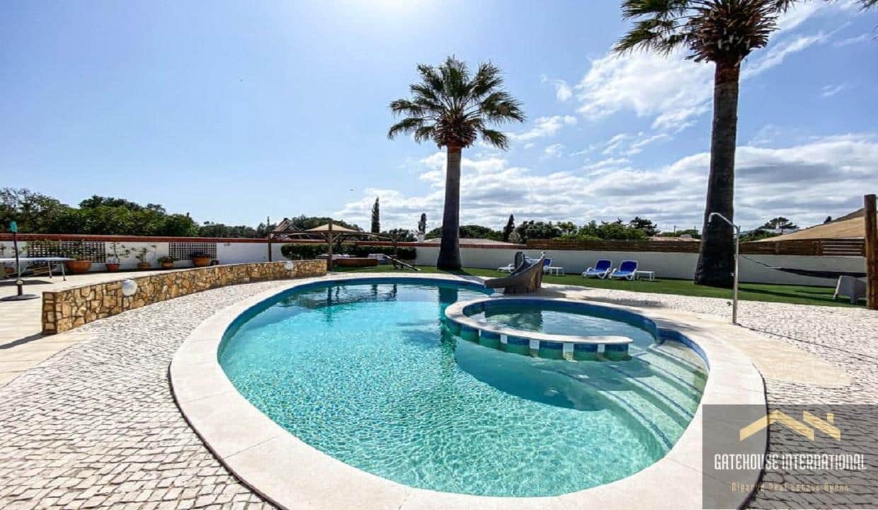 6 Bed Villa For Sale In Montinhos da Luz West Algarve5443