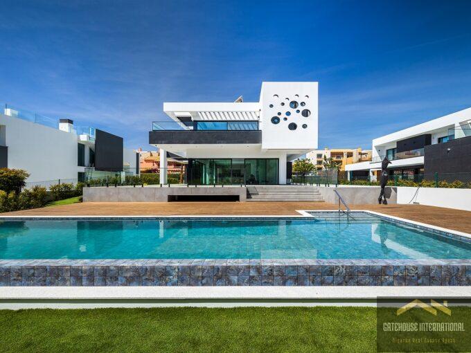 Gloednieuwe golffront villa met 5 slaapkamers in Vilamoura te koop (27)