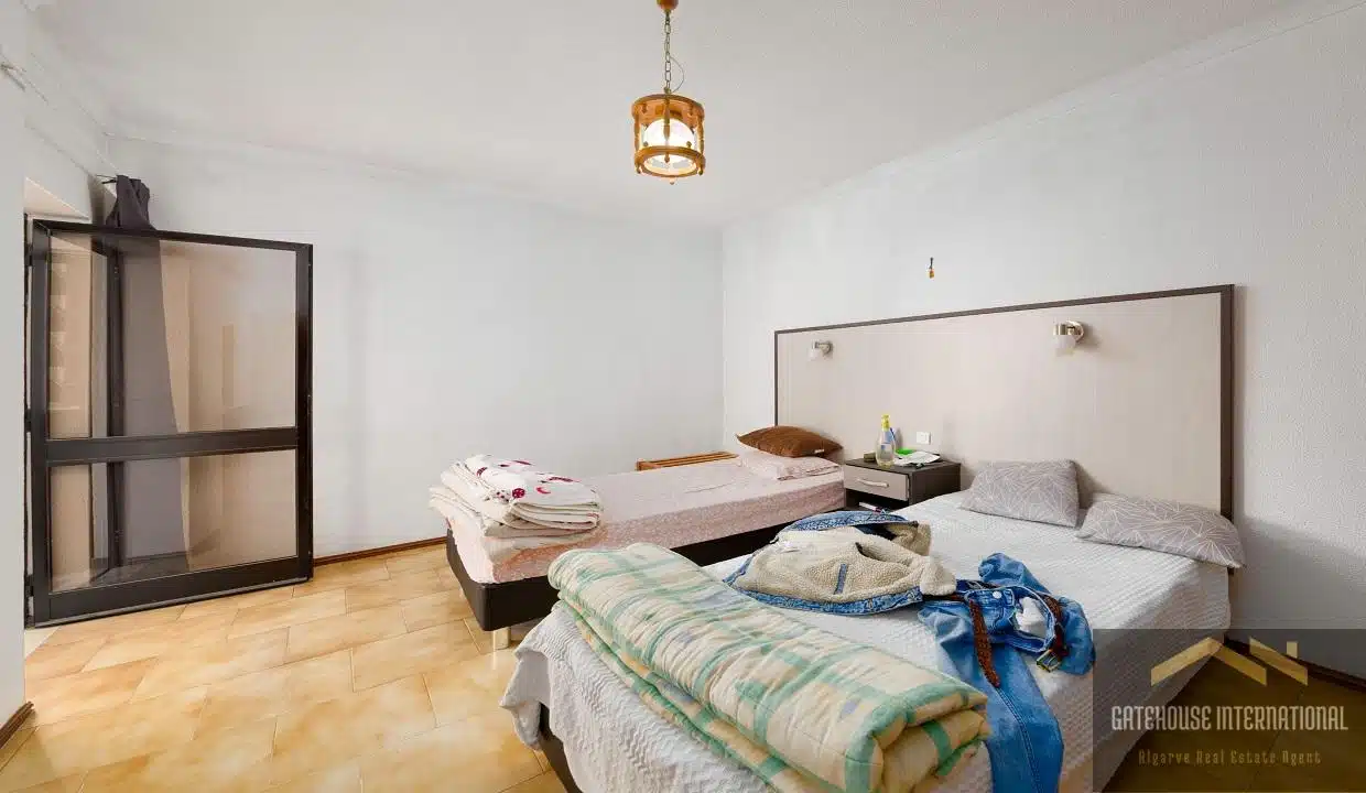 2 Bed Apartment With Pool In Quarteira Algarve 09