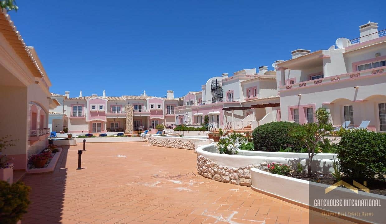 3 Bed Townhouse In Budens West Algarve56