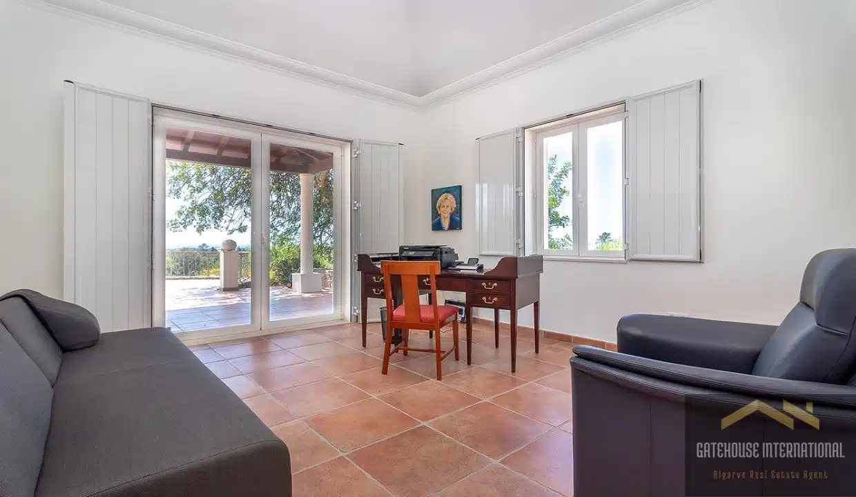 4 Bed Villa For Sale In Moncarapacho Algarve 54