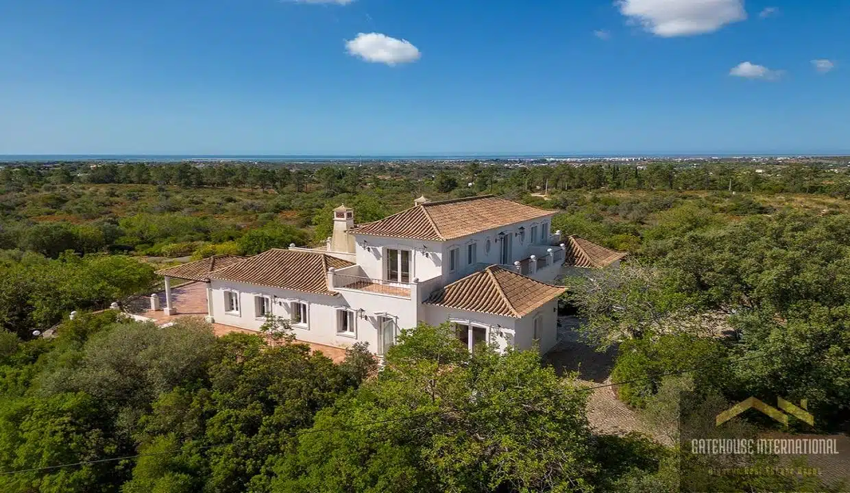 4 Bed Villa For Sale In Moncarapacho Algarve