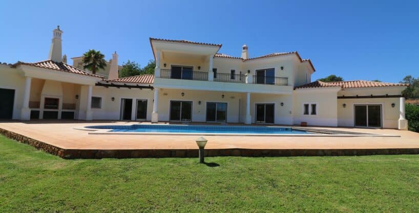 4 Bed Villa In A Private Location In Vale Formoso Almancil Algarve 11