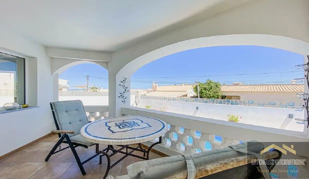4 Bed Villa With Pool & Garage In Praia da Luz Algarve09