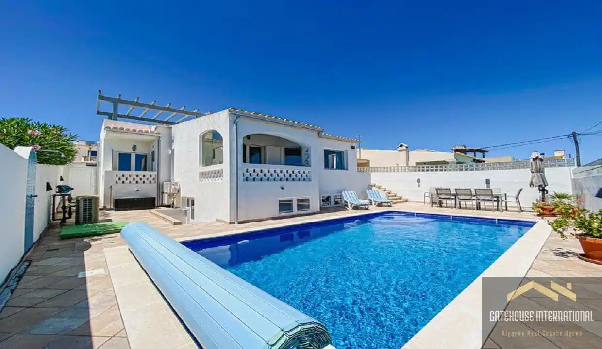 4 Bed Villa With Pool & Garage In Praia da Luz Algarve6