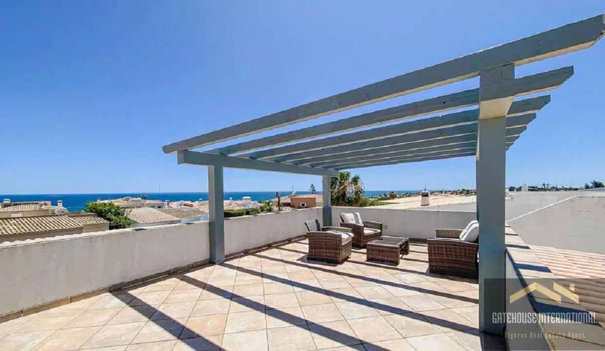 4 Bed Villa With Pool & Garage In Praia da Luz Algarve65