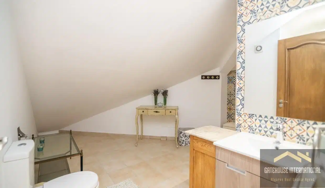 4 Bed duplex Apartment In Santa Barbara de Nexe Algarve 90