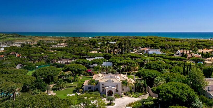 6 Bed Luxury Villa With 1 Bed Chalet In Fonte Santa Algarve Close To The Beach 2