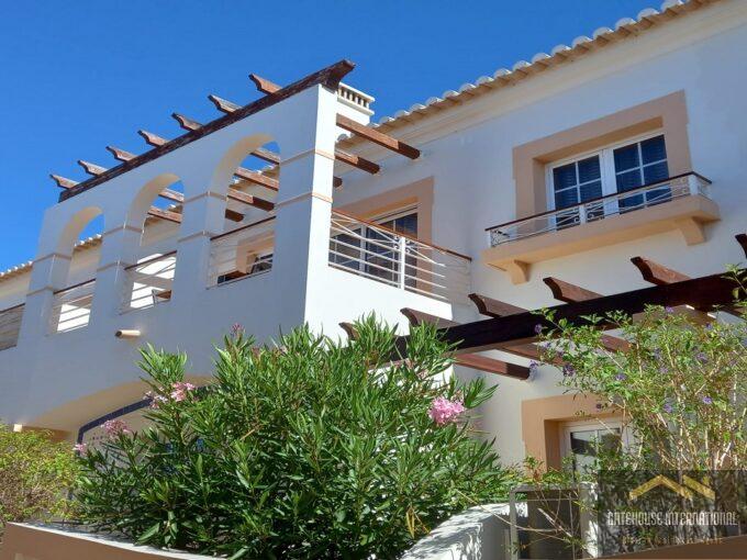 Rækkehus med 3 soveværelser i Quinta da Encosta Velha Resort Budens Algarve 1