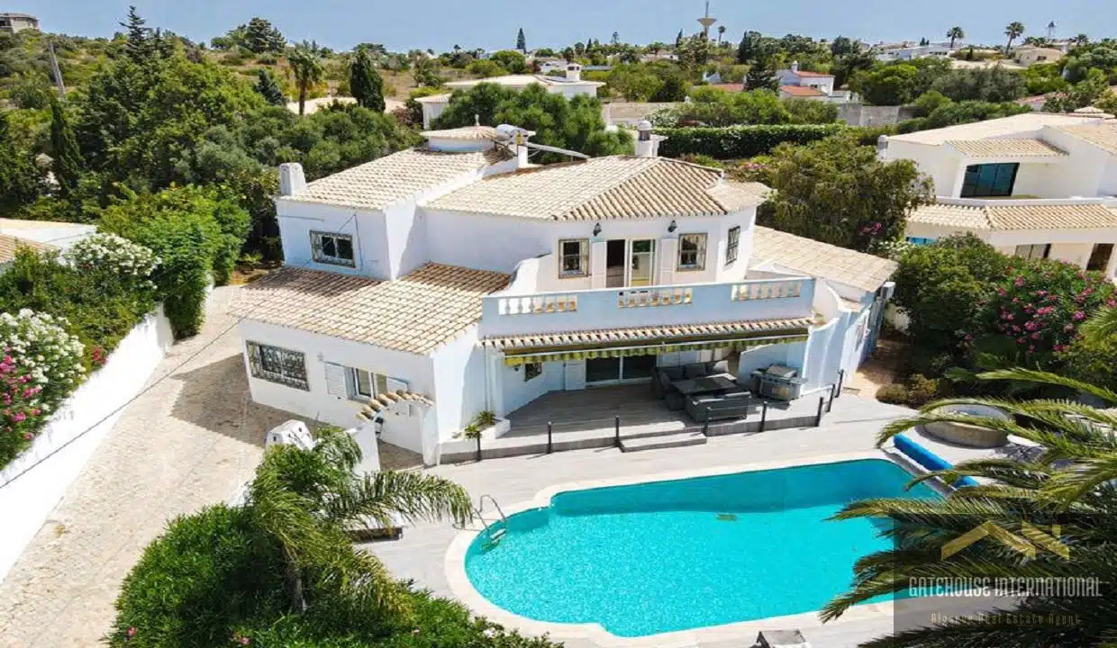 4 Bed Villa In Montinhos da Luz West Algarve