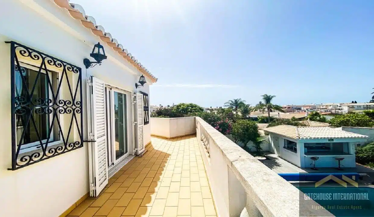 4 Bed Villa In Montinhos da Luz West Algarve23