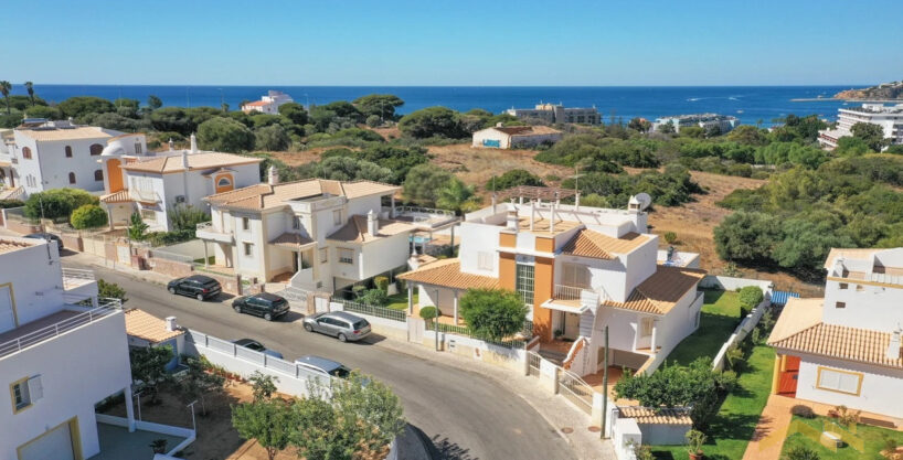 Sea View 4 Bed Villa For Sale In Albufeira Algarve