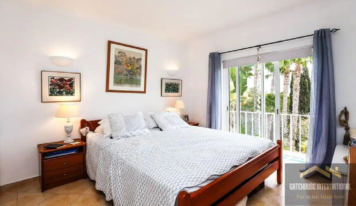 2 Bed Apartment In A Small Condominium Near Praia da Luz Beach Algarve5