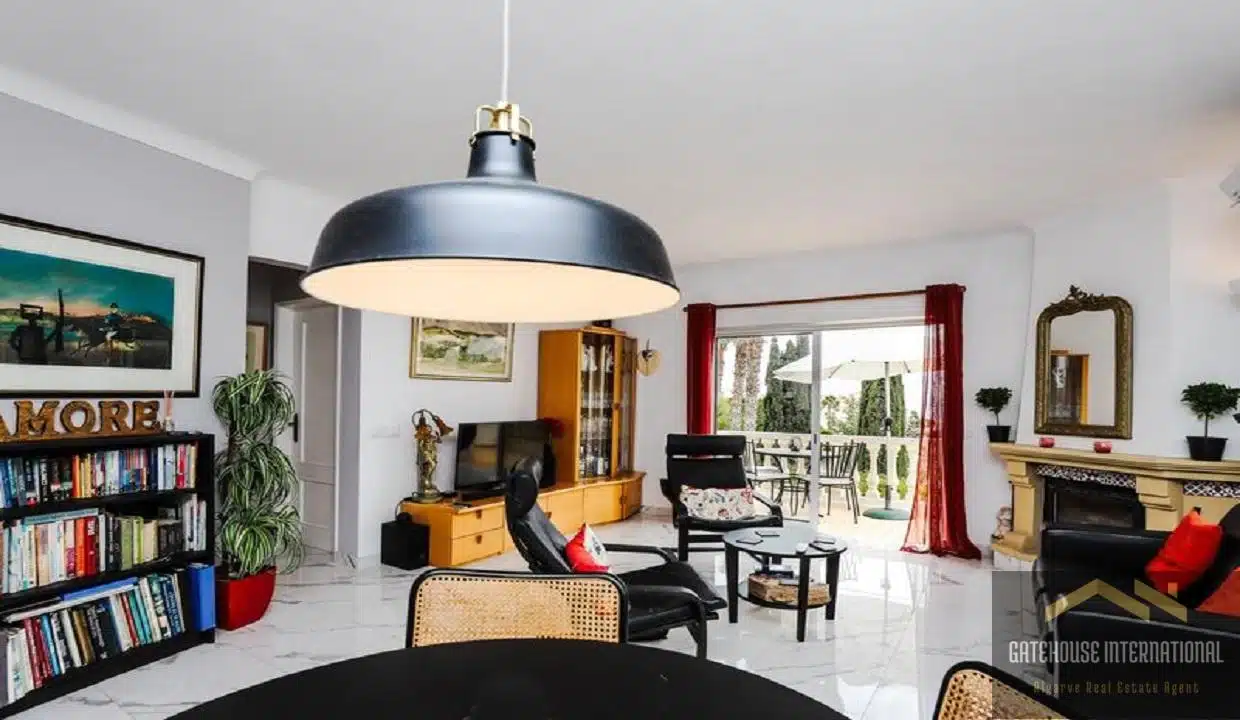 2 Bed Apartment In A Small Condominium Near Praia da Luz Beach Algarve8
