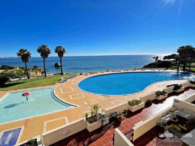 Strandlejlighed med 2 soveværelser til salg i Lagos Algarve 00