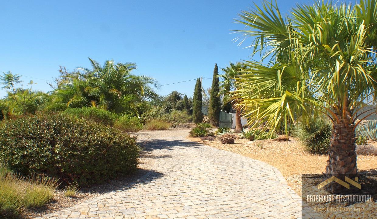 3 Bed With Views In Estoi Algarve For Sale is a detached property 3