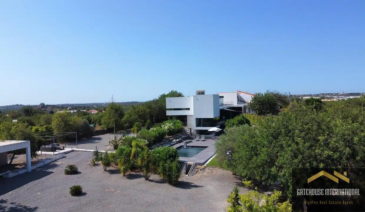 4 Bed Contemporary Plus Annex Villa In Estoi Algarve For Sale 2