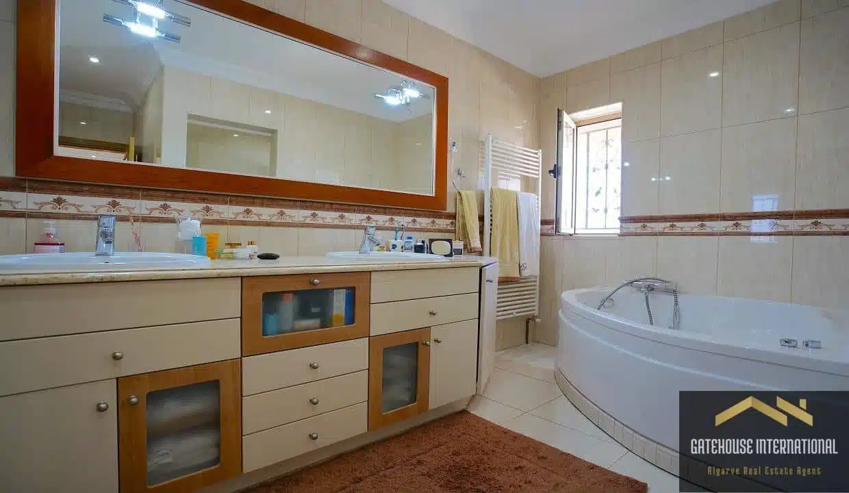 4 Bed Villa Plus 2 Bed Guest Annexe Near Silves Central Algarve 54