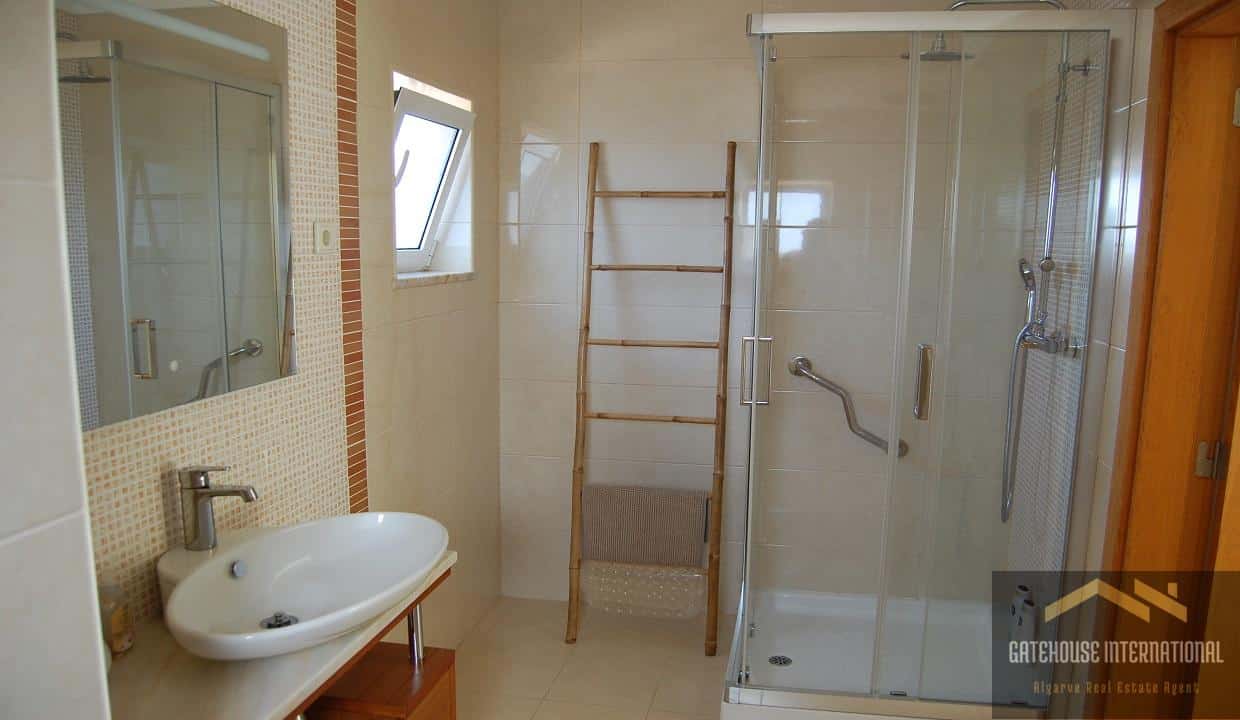4 Bed Villa With A 6,000m2 Plot In Carvoeiro Algarve 00