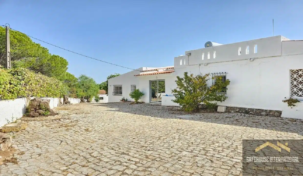 6 Bed Villa For Sale In Porches Algarve With 2 Hectares 1