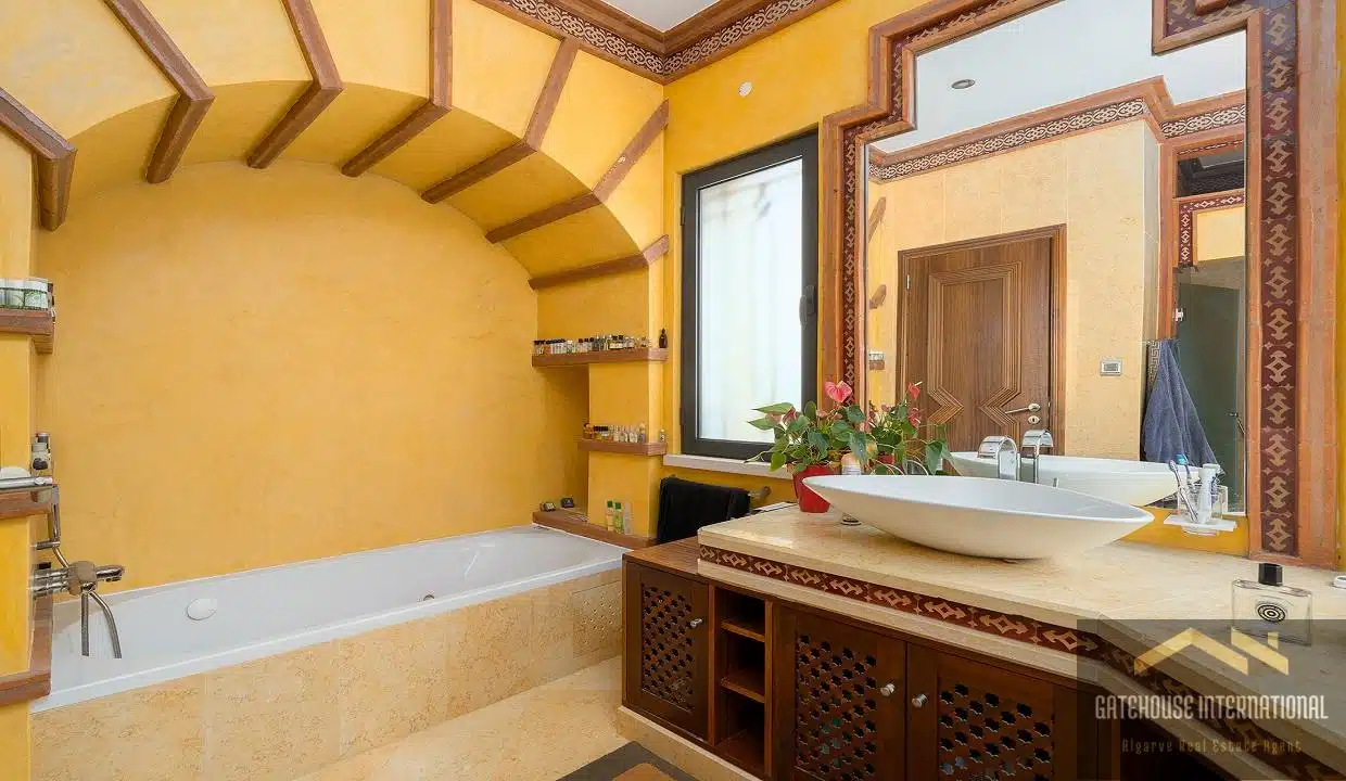 Luxury Unique Villa For Sale In Loule Algarve43