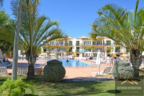 1st Floor 2 Bed Apartment With Shared Pool In Tavira Algarve