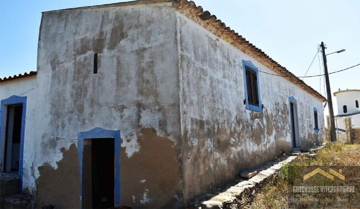 2 Bed Farmhouse For Renovation With 1.5 Hectares In Porches Algarve 5