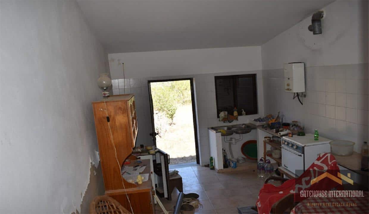 2 Bed Farmhouse For Renovation With 1.5 Hectares In Porches Algarve 8