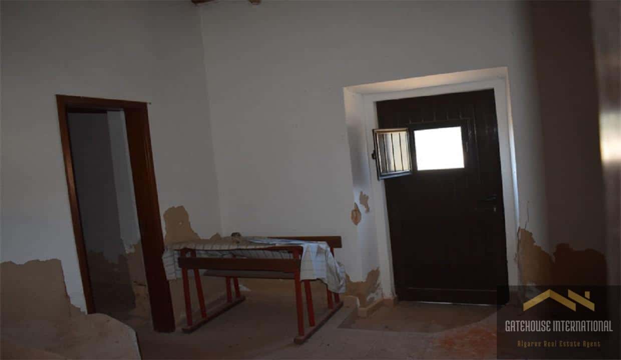 2 Bed Farmhouse For Renovation With 1.5 Hectares In Porches Algarve 9