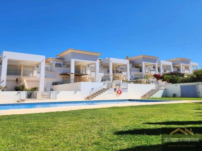Stadthaus mit 3 Schlafzimmern zum Verkauf in Albufeira, Algarve