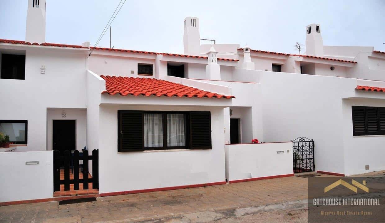3 Bed Townhouse Split Into 2 Properties In Albufeira Algarve65