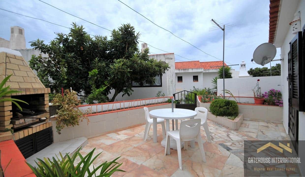 3 Bed Townhouse Split Into 2 Properties In Albufeira Algarve9