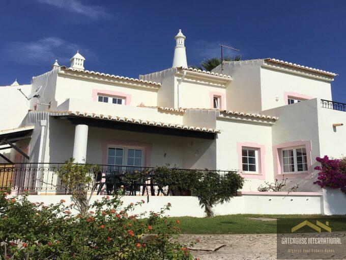 Casa Adosada De 3 Dormitorios En Santo Antonio Golf Resort Algarve Occidental