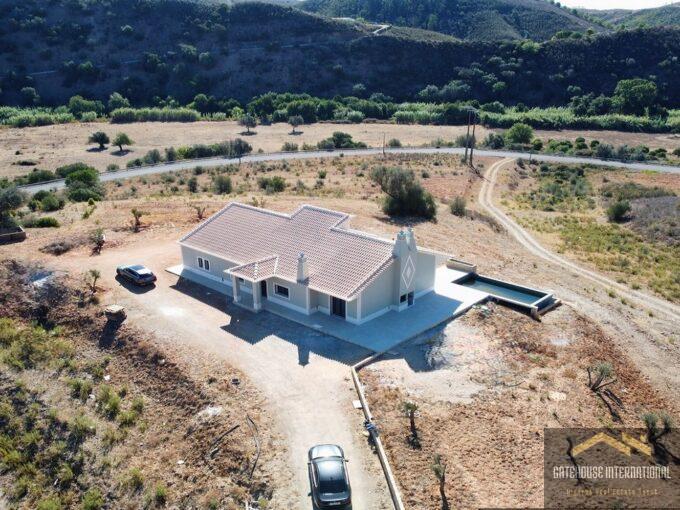 Neues Bauernhaus mit 4 Schlafzimmern und 1 Hektar in Silves Algarve