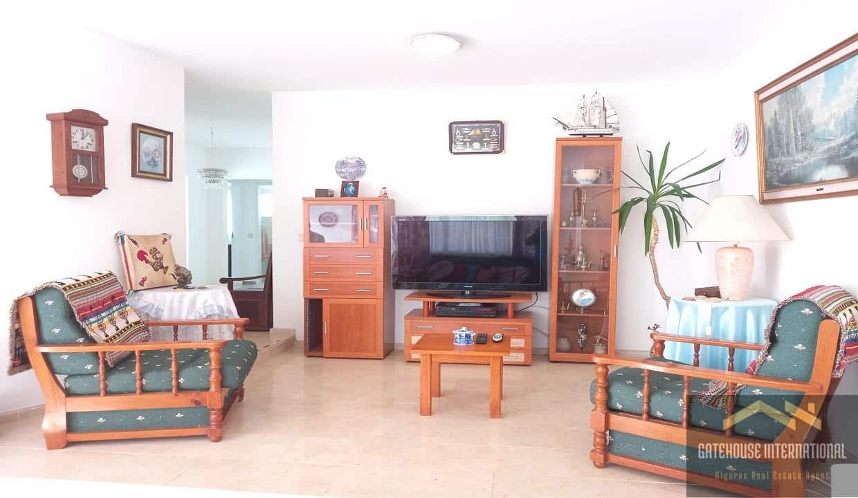 5 Bed Townhouse With Garage Close to Salema Beach West Algarve 4