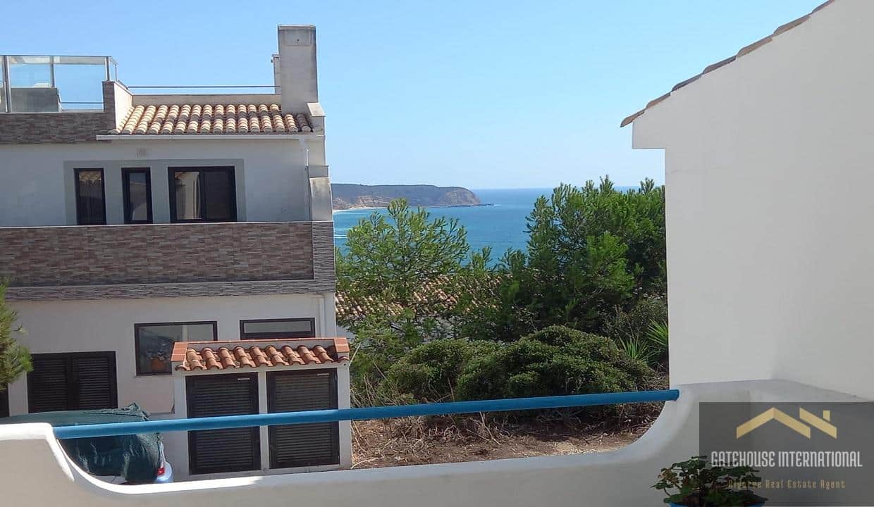 5 Bed Townhouse With Garage Close to Salema Beach West Algarve 6