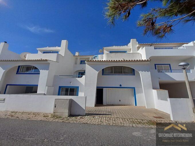 Herenhuis met 5 slaapkamers en garage dichtbij het strand van Salema West Algarve 88