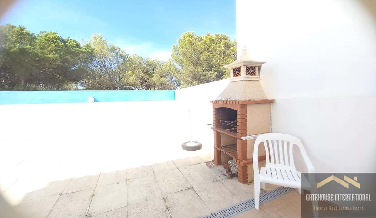 5 Bed Townhouse With Garage Close to Salema Beach West Algarve 9
