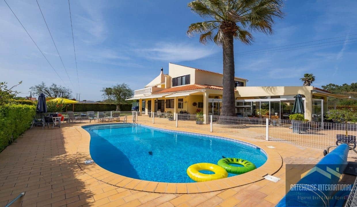 5 Bed Villa With Pool & Tennis Court Near Vale do Lobo Algarve 00