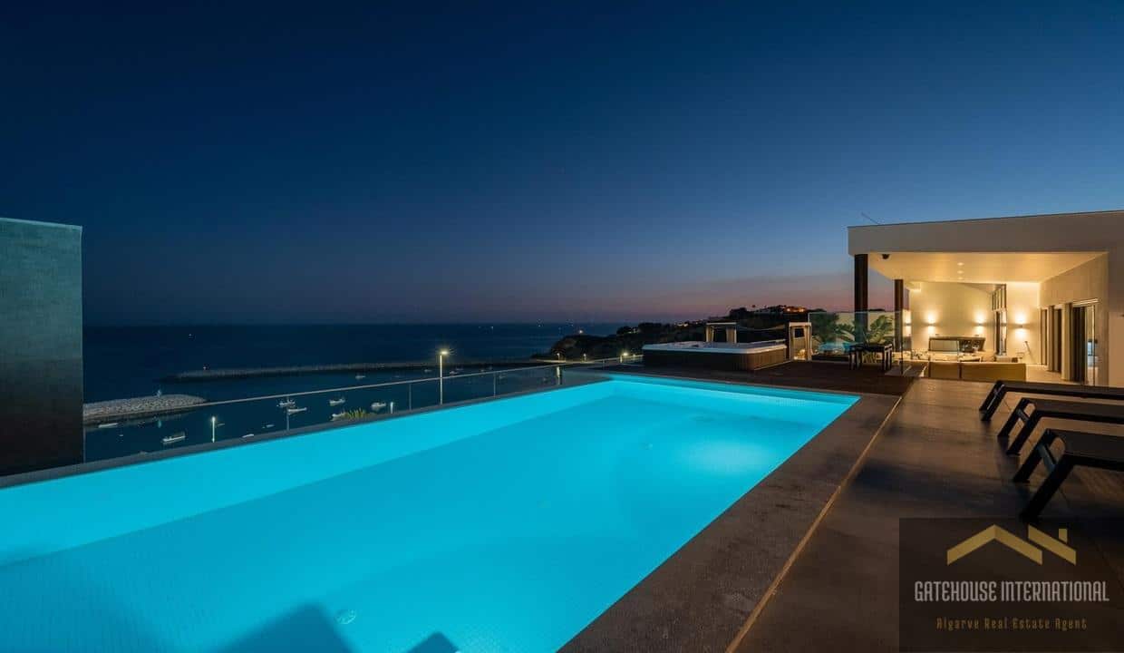 Luxury Sea Front Penthouse In Albufeira Algarve 9
