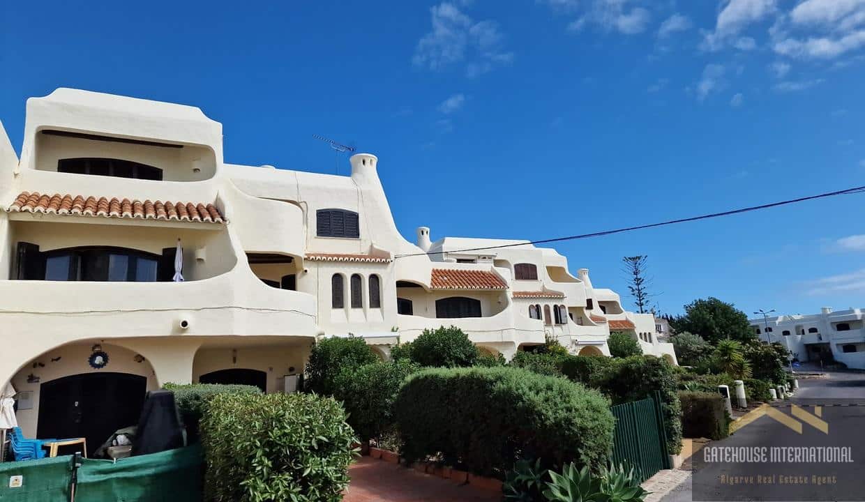 Studio Apartment In Carvoeiro Algarve With Sea Views 1