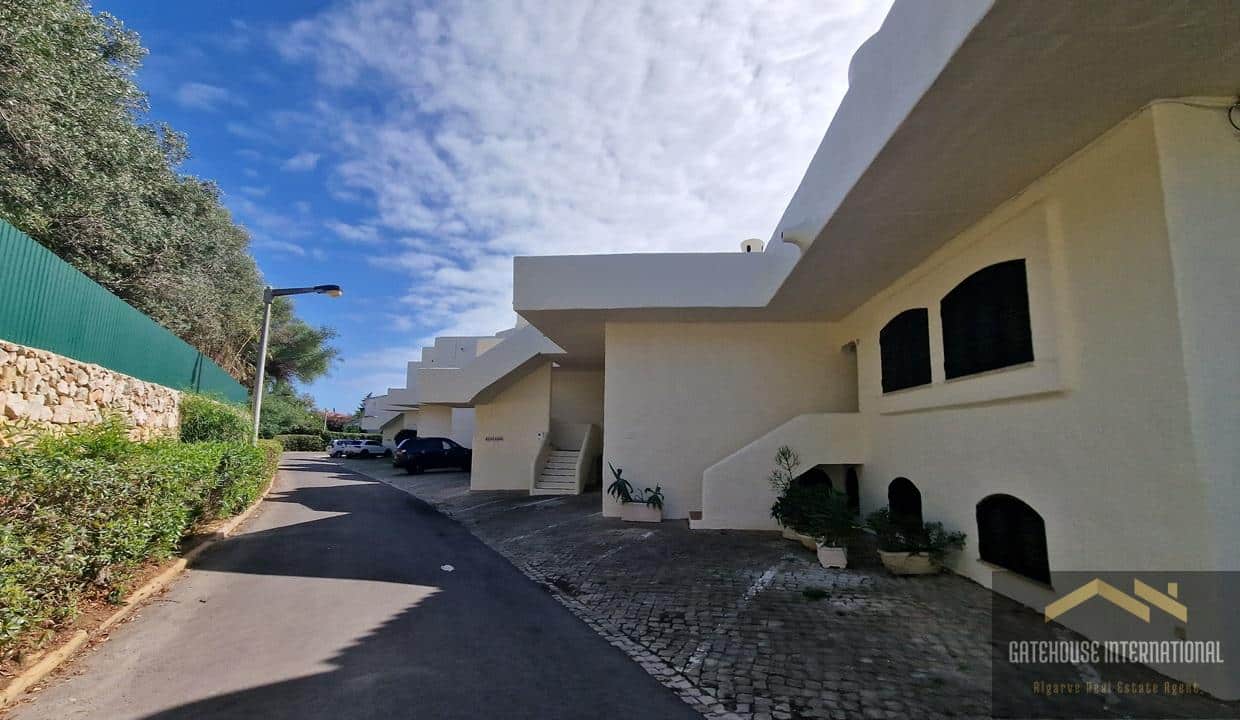Studio Apartment In Carvoeiro Algarve With Sea Views 3