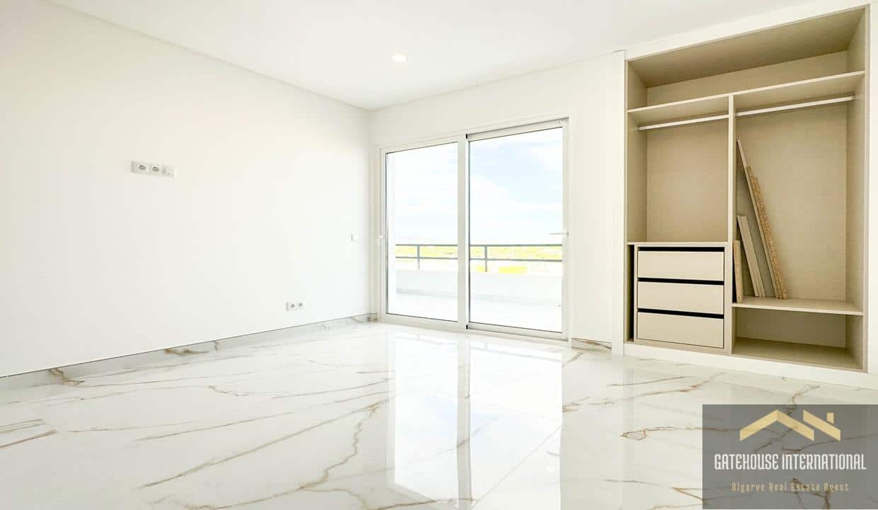 Top Floor Sea View Apartment In Vilamoura Algarve4