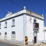 Traditional 2 Bed Townhouse With Garage & Garden In Santa Catarina Algarve