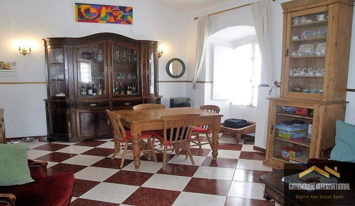 Traditional 2 Bed Townhouse With Garage & Garden In Santa Catarina Algarve 9