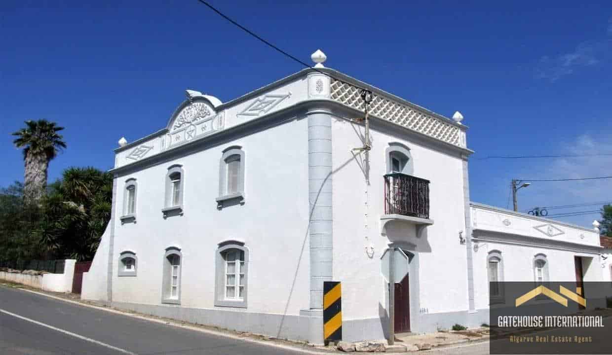 Traditional 2 Bed Townhouse With Garage & Garden In Santa Catarina Algarve